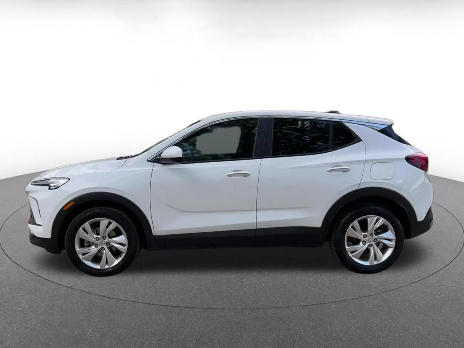 Used 2025 Buick Encore GX Preferred FWD image 9