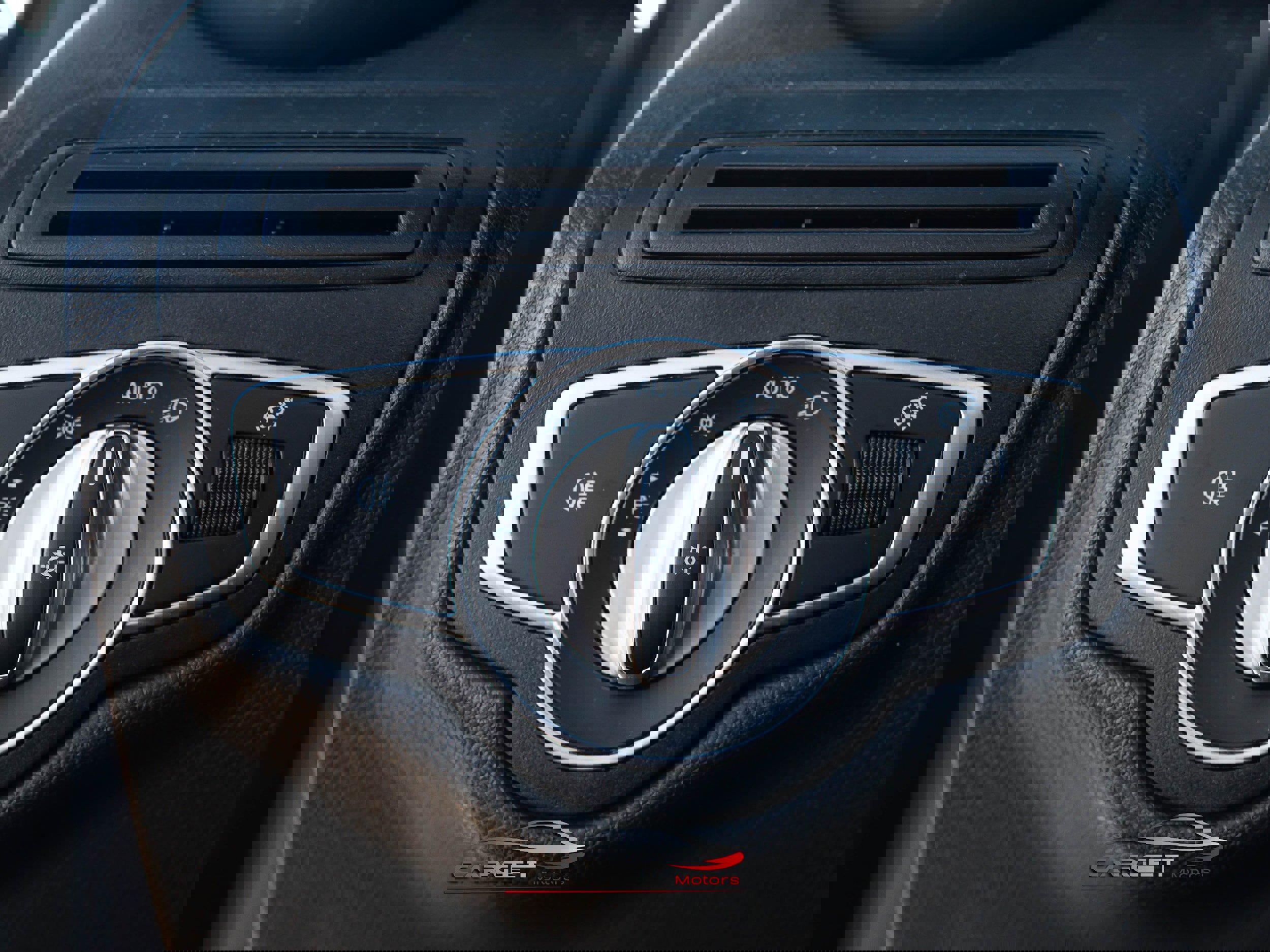 Used 2020 Mercedes-Benz GLC 300 4MATIC Coupe image 35