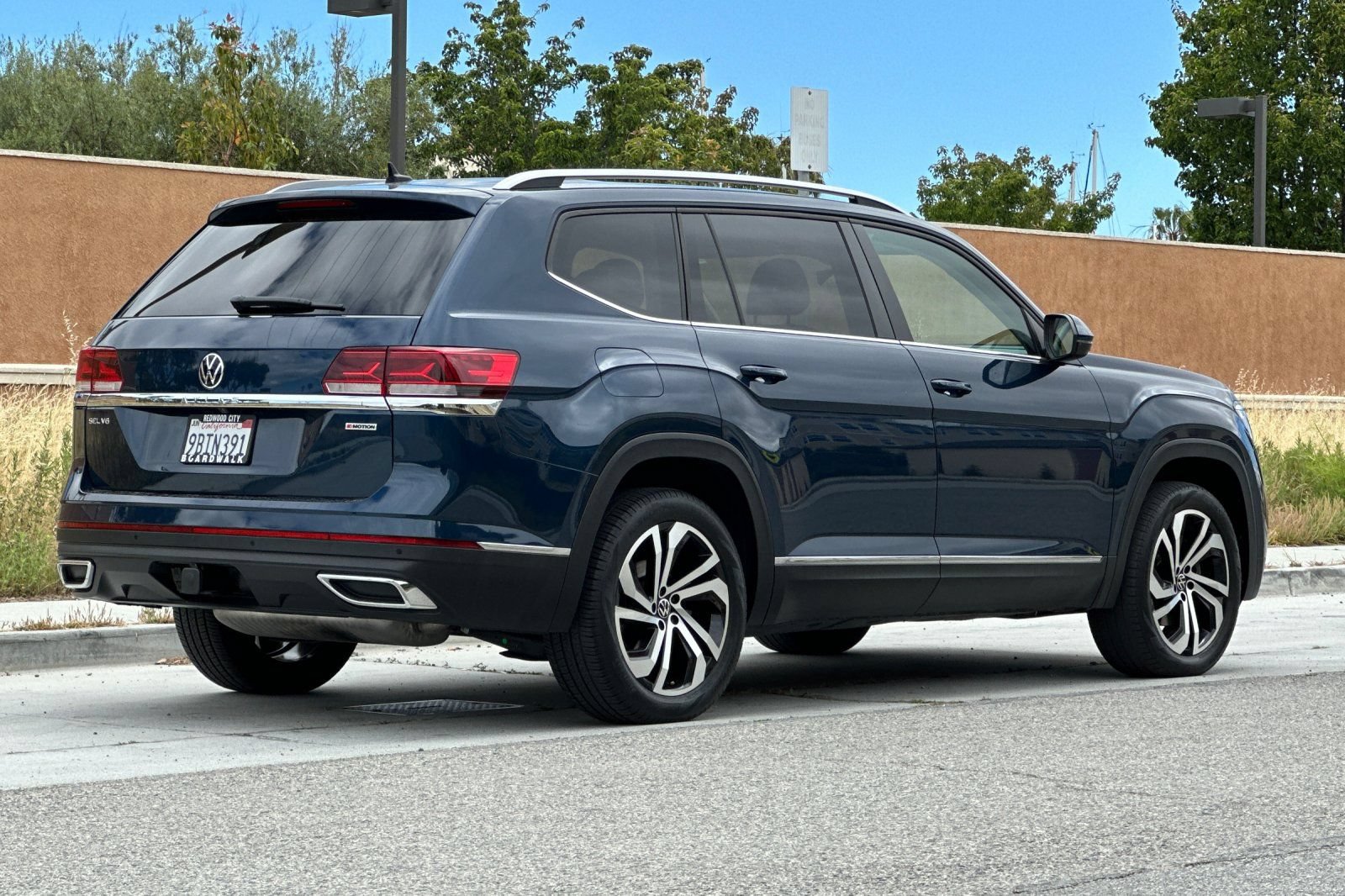 Used 2022 Volkswagen Atlas SEL AWD/4WD image 4