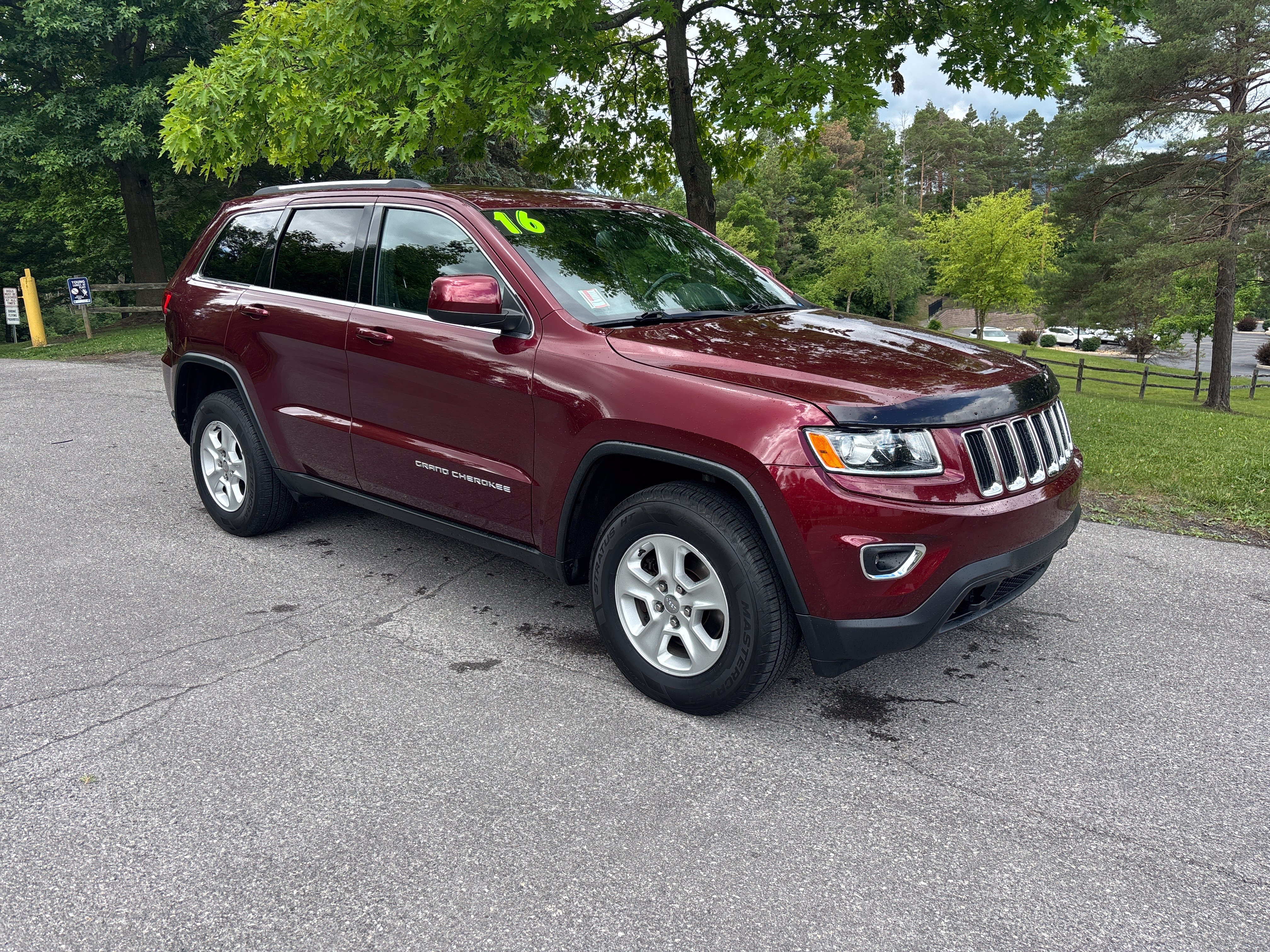 Used 2016 Jeep Grand Cherokee Laredo w/ Quick Order Package 23E AWD/4WD image 1