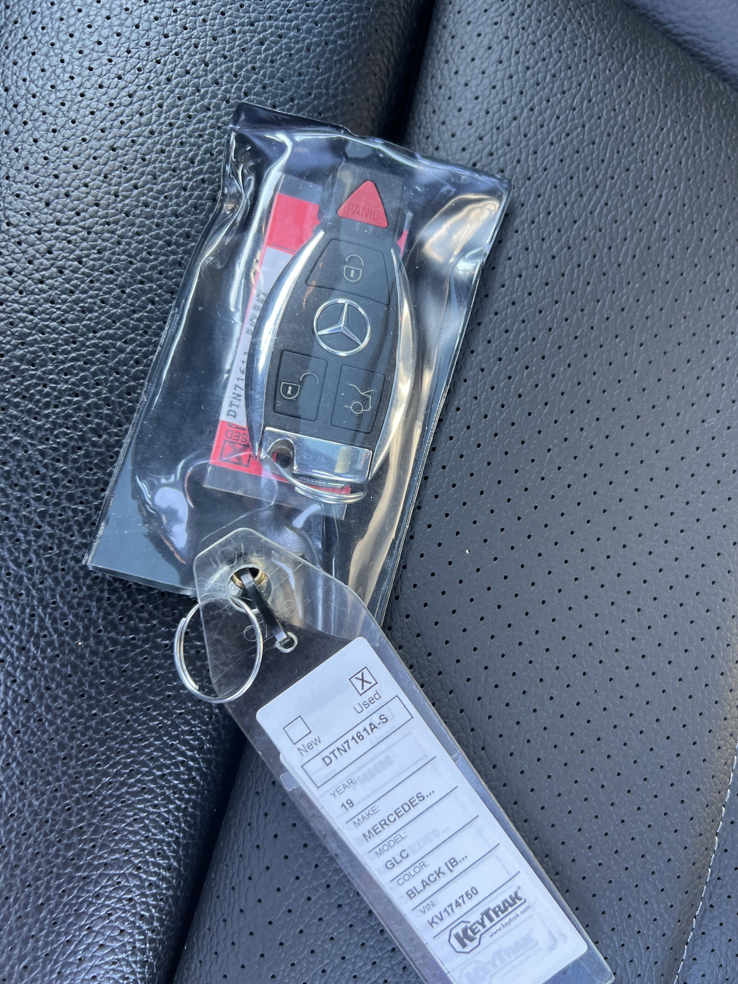 Certified 2019 Mercedes-Benz GLC 300 4MATIC w/ Driver Assistance Package image 38