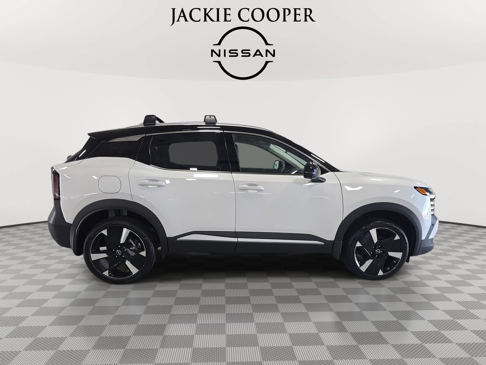 New 2026 Nissan Kicks SR w/ Cold Weather Package AWD/4WD image 4