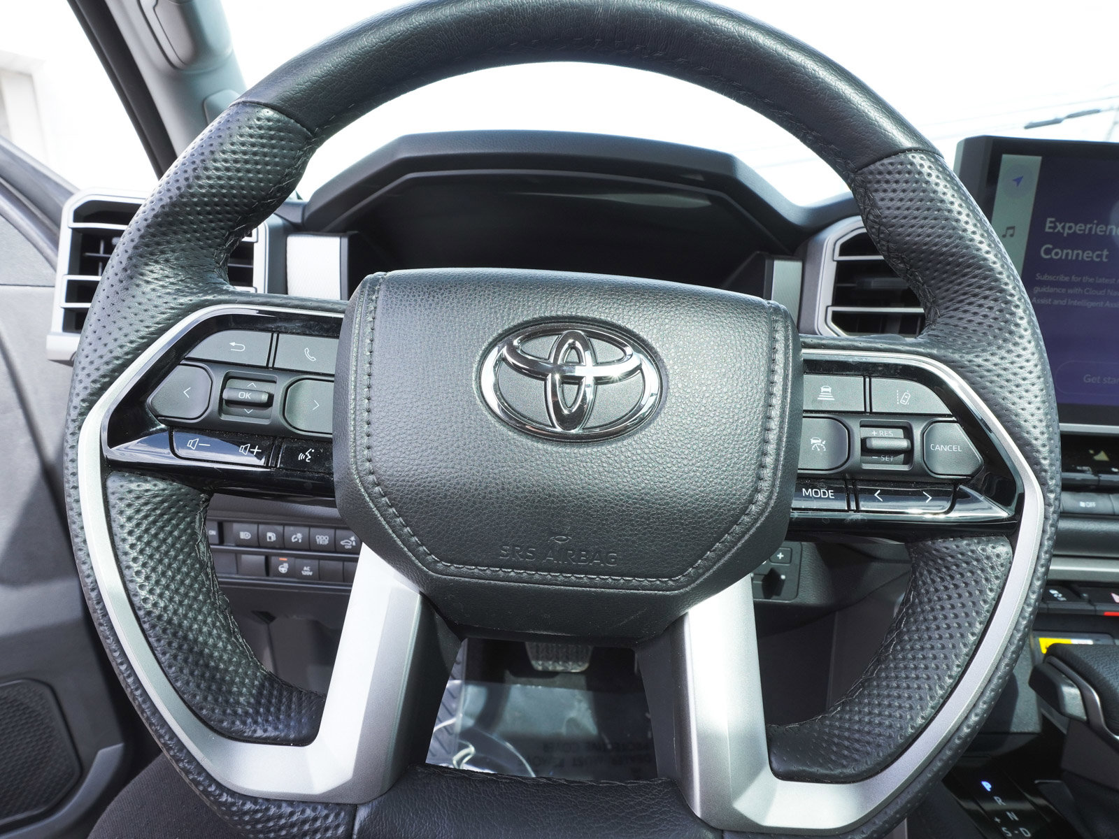 Used 2024 Toyota Tundra Limited AWD/4WD image 17