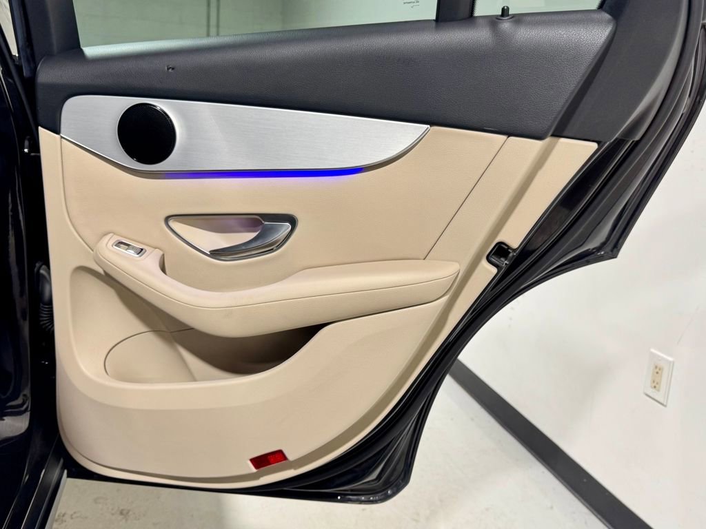 Used 2021 Mercedes-Benz GLC 300 4MATIC image 30