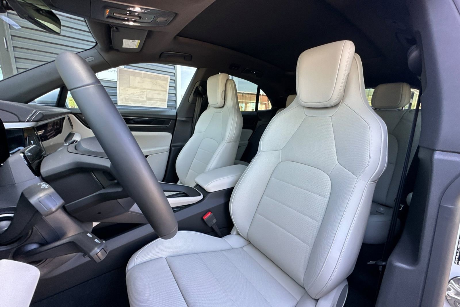 New 2026 Porsche Macan Electric RWD image 5