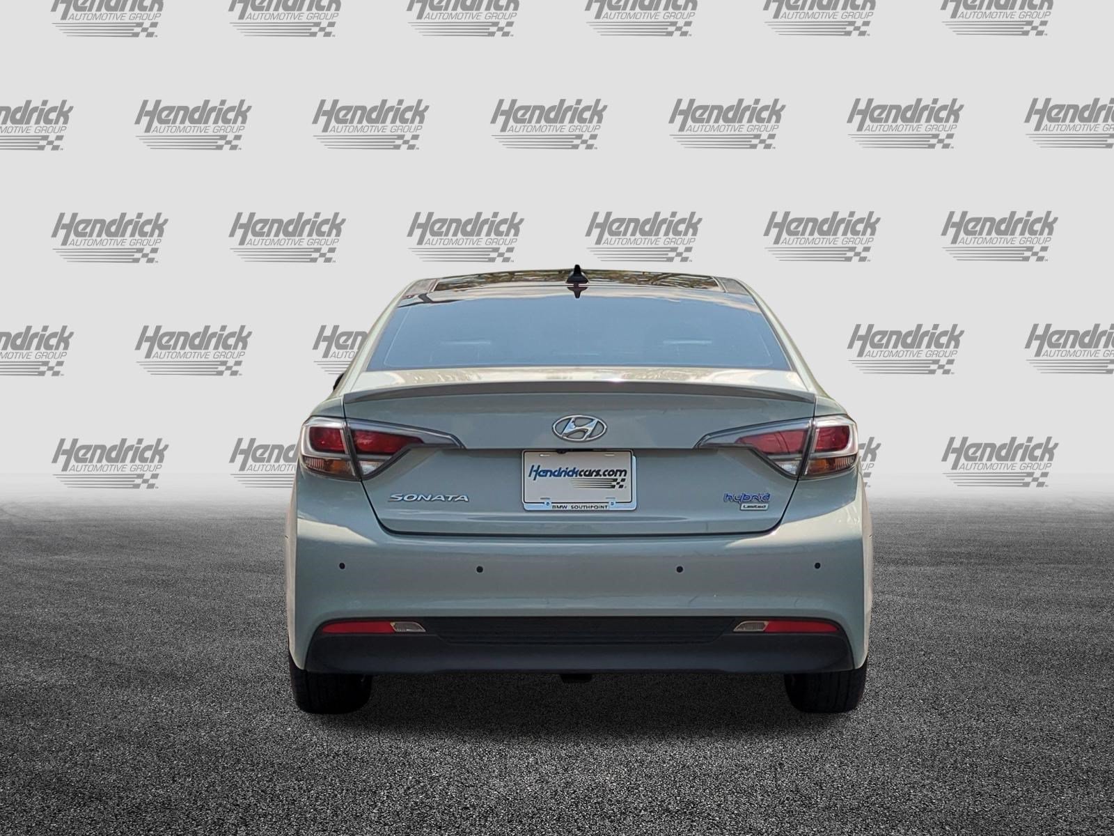 Used 2016 Hyundai Sonata Limited w/ Option Group 02 FWD image 9