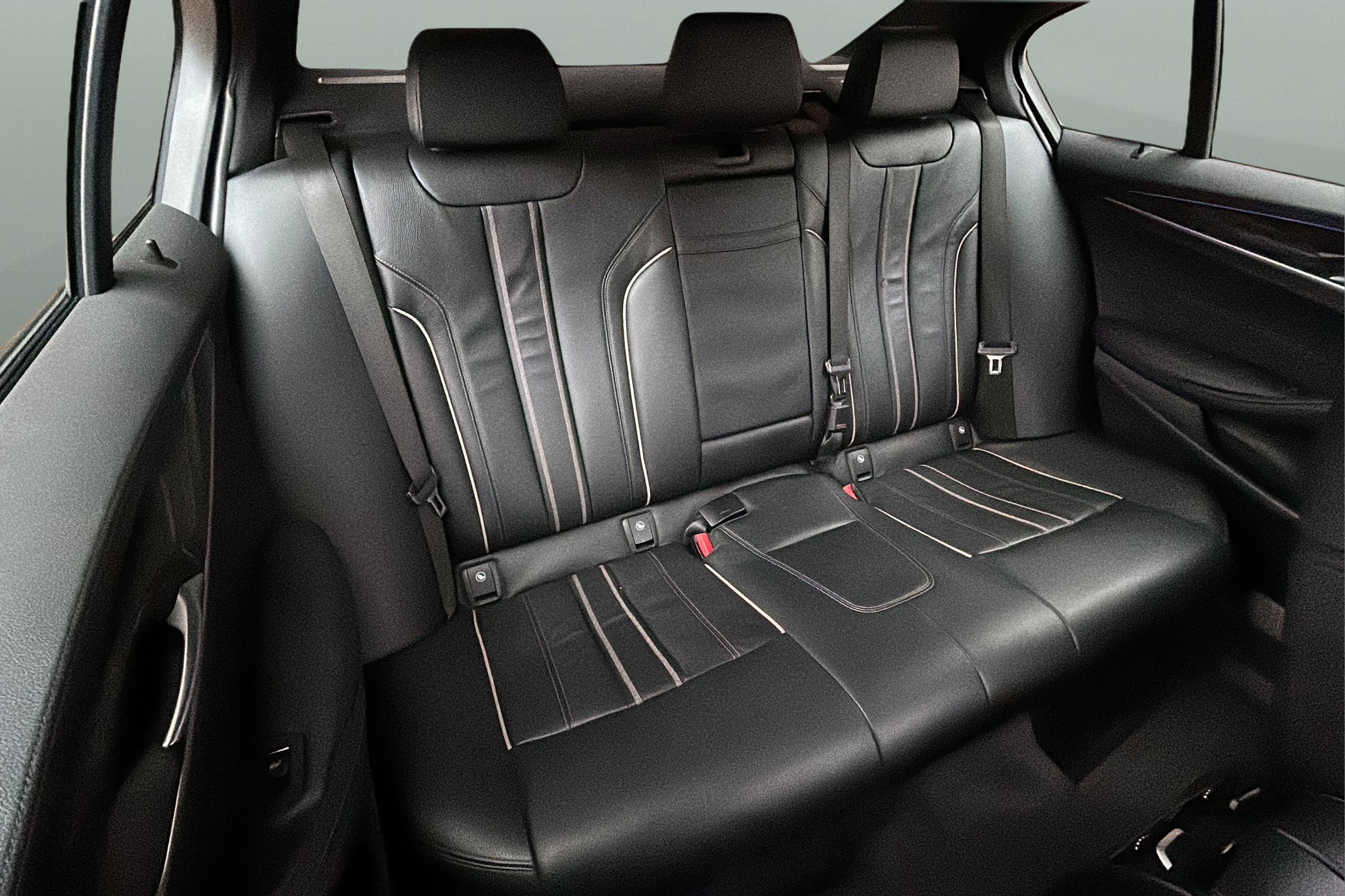 Used 2018 BMW M550i xDrive image 34