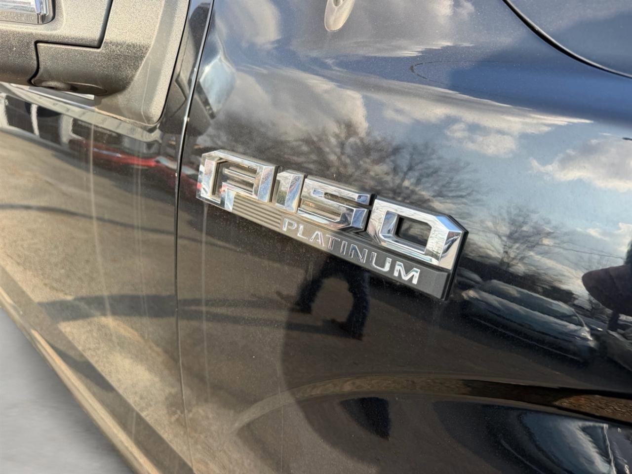 Used 2020 Ford F150 Platinum w/ Equipment Group 701A Luxury image 16