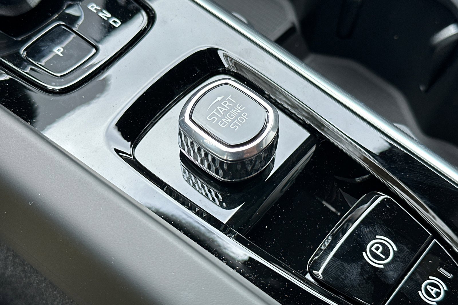 New 2026 Volvo XC60 T8 Plus w/ Climate Package image 20