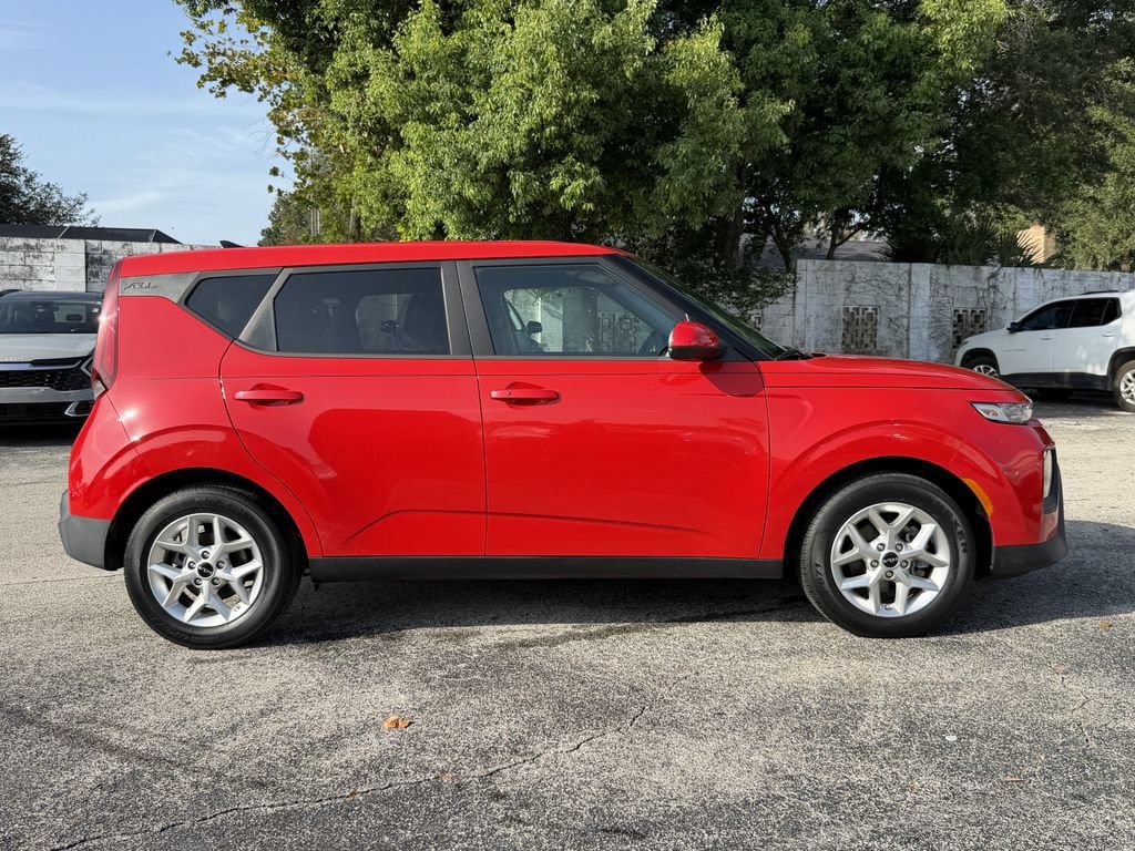 Certified 2022 Kia Soul S FWD image 4