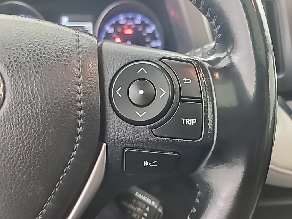Used 2018 Toyota RAV4 XLE w/ Plus Extra Value Package FWD image 30