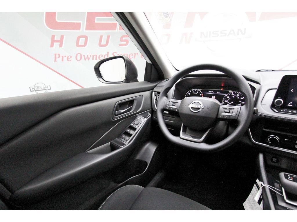 Certified 2025 Nissan Rogue S FWD image 6