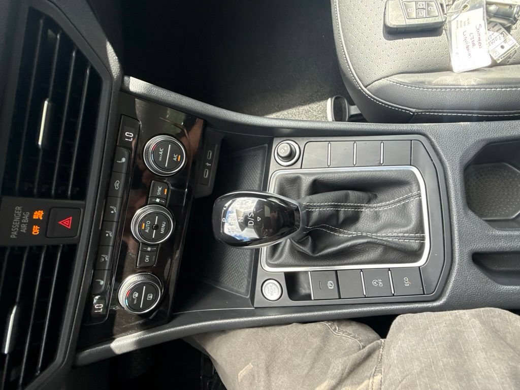 Used 2024 Volkswagen Jetta SE FWD image 19