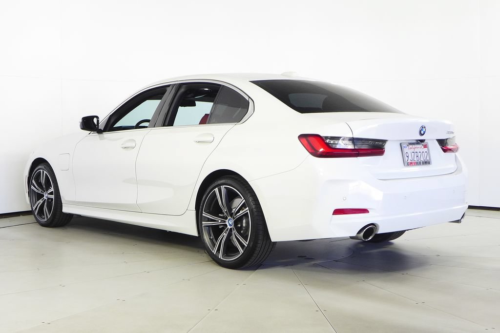 Used 2024 BMW 330e w/ Convenience Package RWD image 9