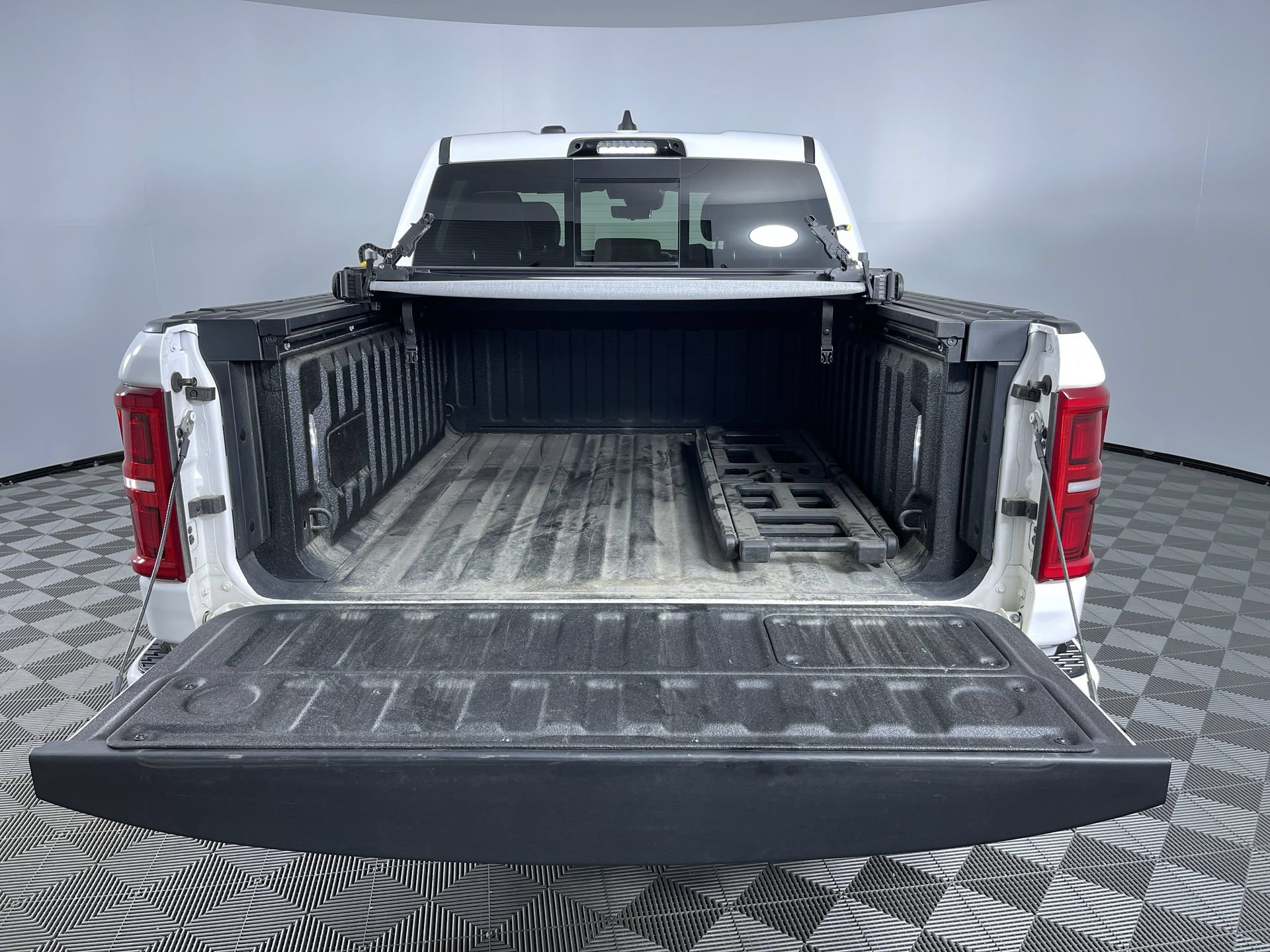 Used 2025 RAM 1500 Limited AWD/4WD image 27