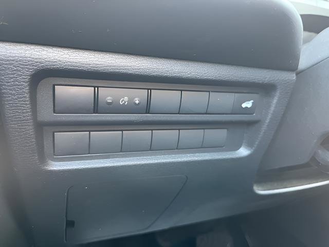 Used 2023 Mitsubishi Outlander SE image 14