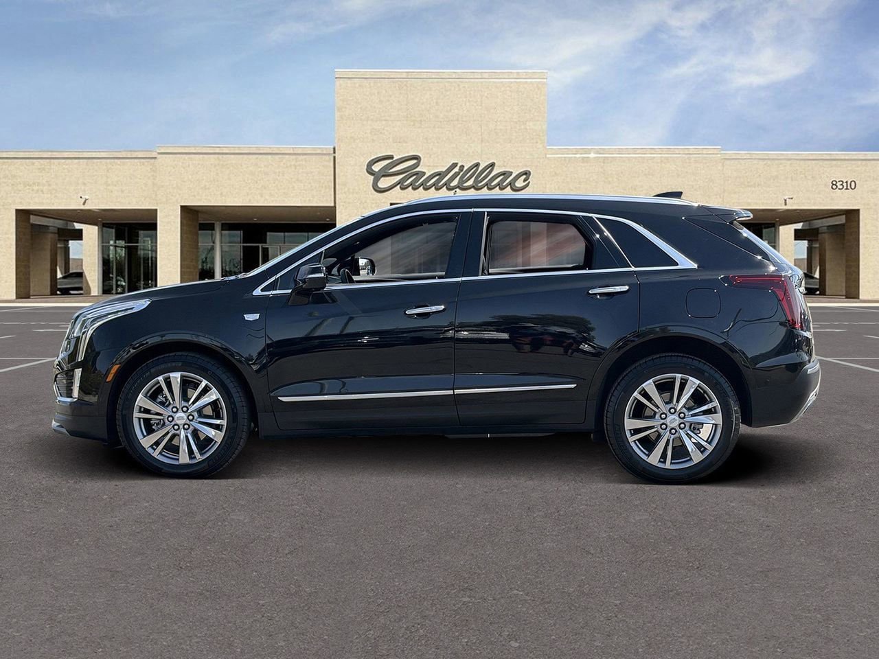 Certified 2024 Cadillac XT5 Premium Luxury w/ Technology Package FWD image 8
