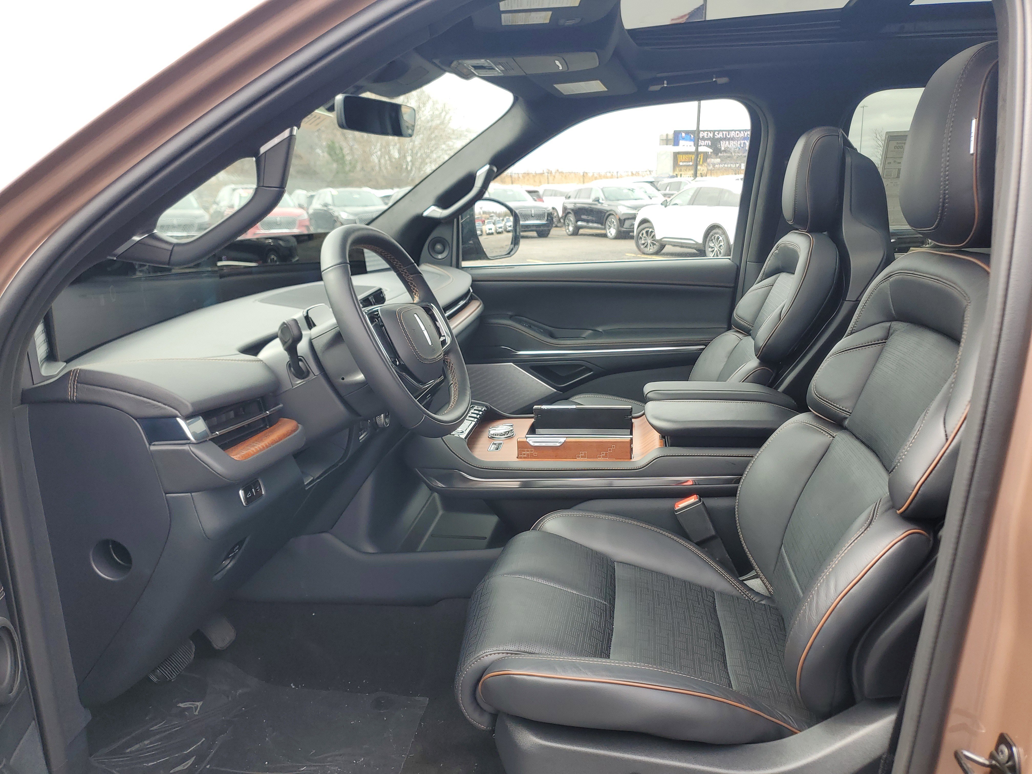 New 2026 Lincoln Navigator L Black Label AWD/4WD image 12