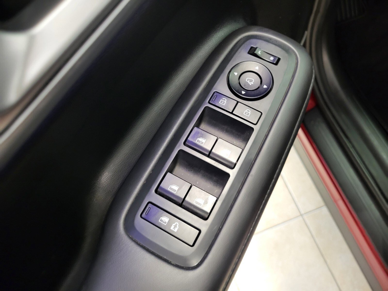 Used 2024 Hyundai Santa Fe Limited AWD/4WD image 17