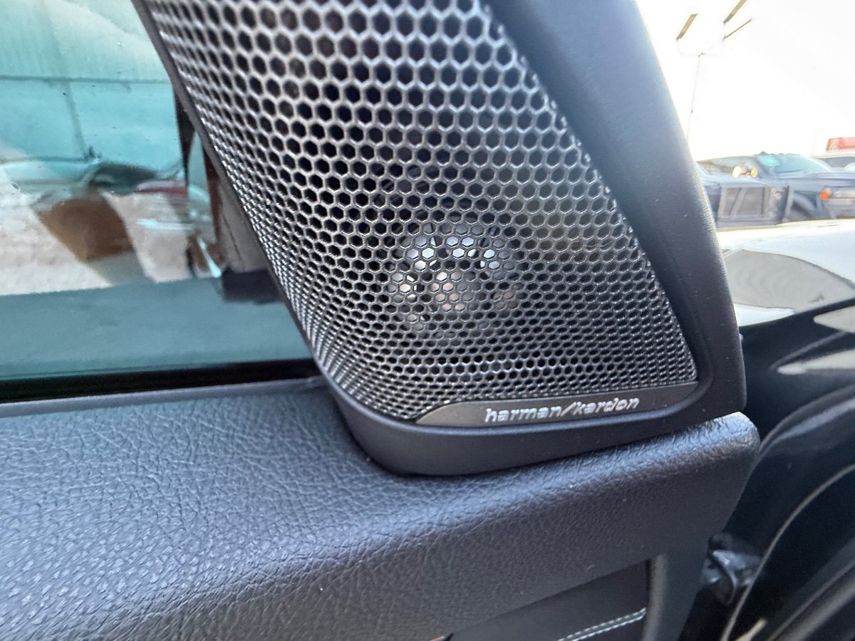 Used 2015 BMW M4 Convertible RWD image 21