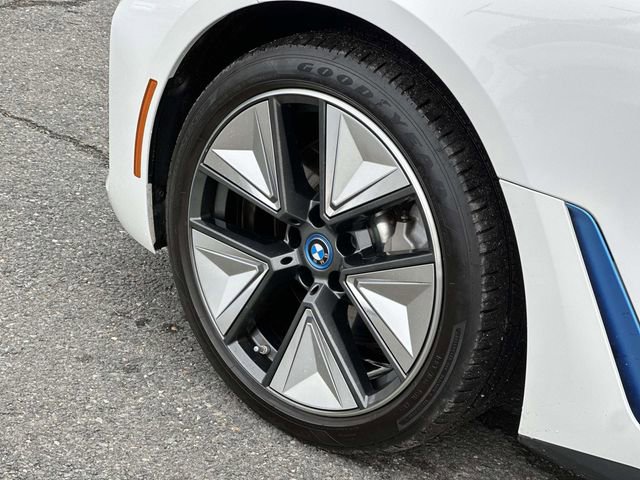 Used 2023 BMW i4 eDrive35 w/ Premium Package image 8