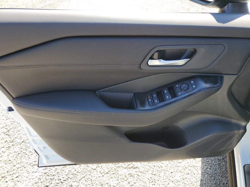 New 2026 Nissan Rogue Dark Armor FWD image 16