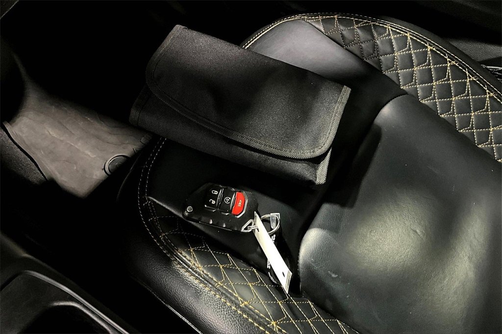 Used 2022 Jeep Wrangler Unlimited Sahara image 32