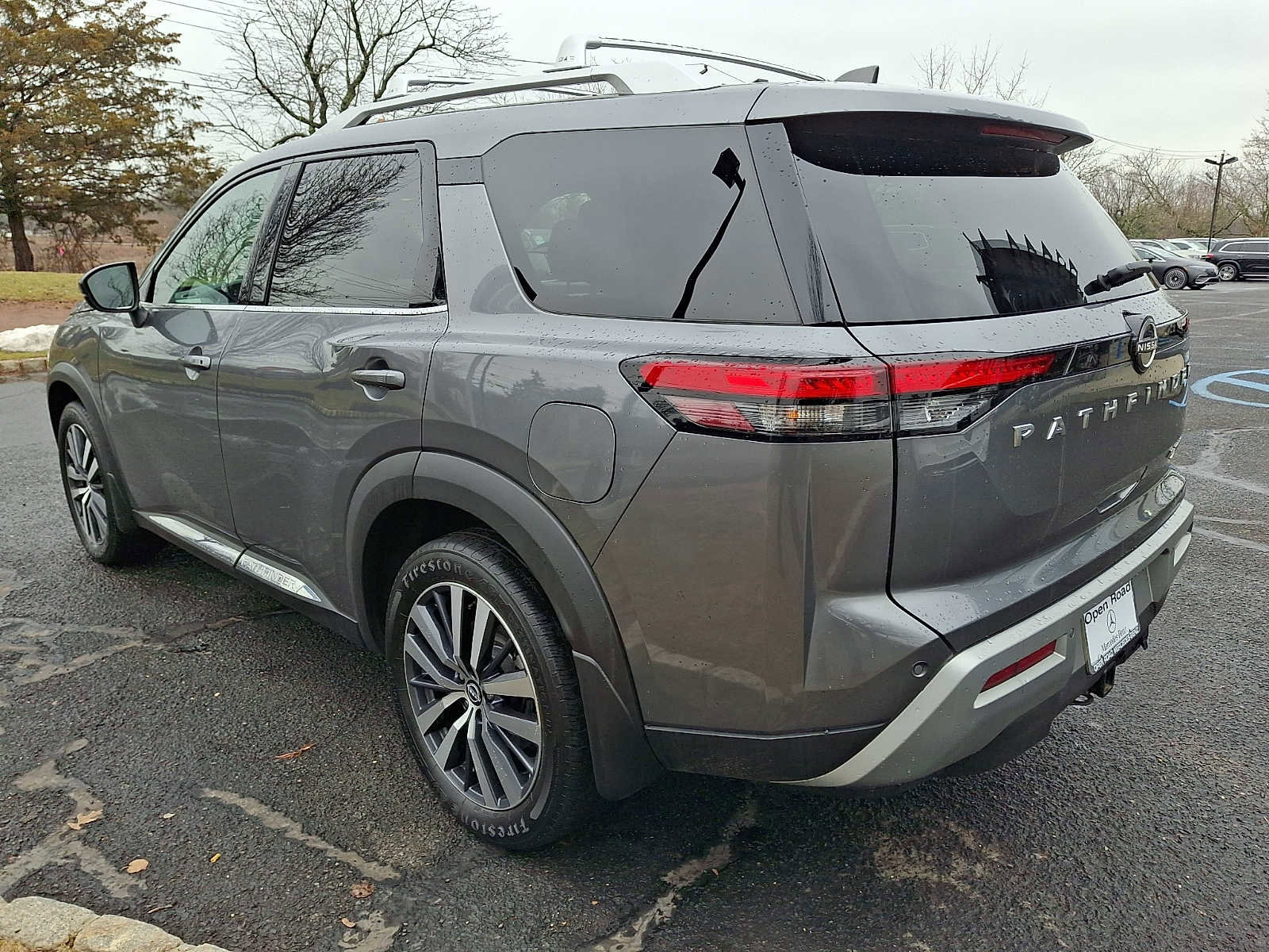 Used 2022 Nissan Pathfinder Platinum AWD/4WD image 4
