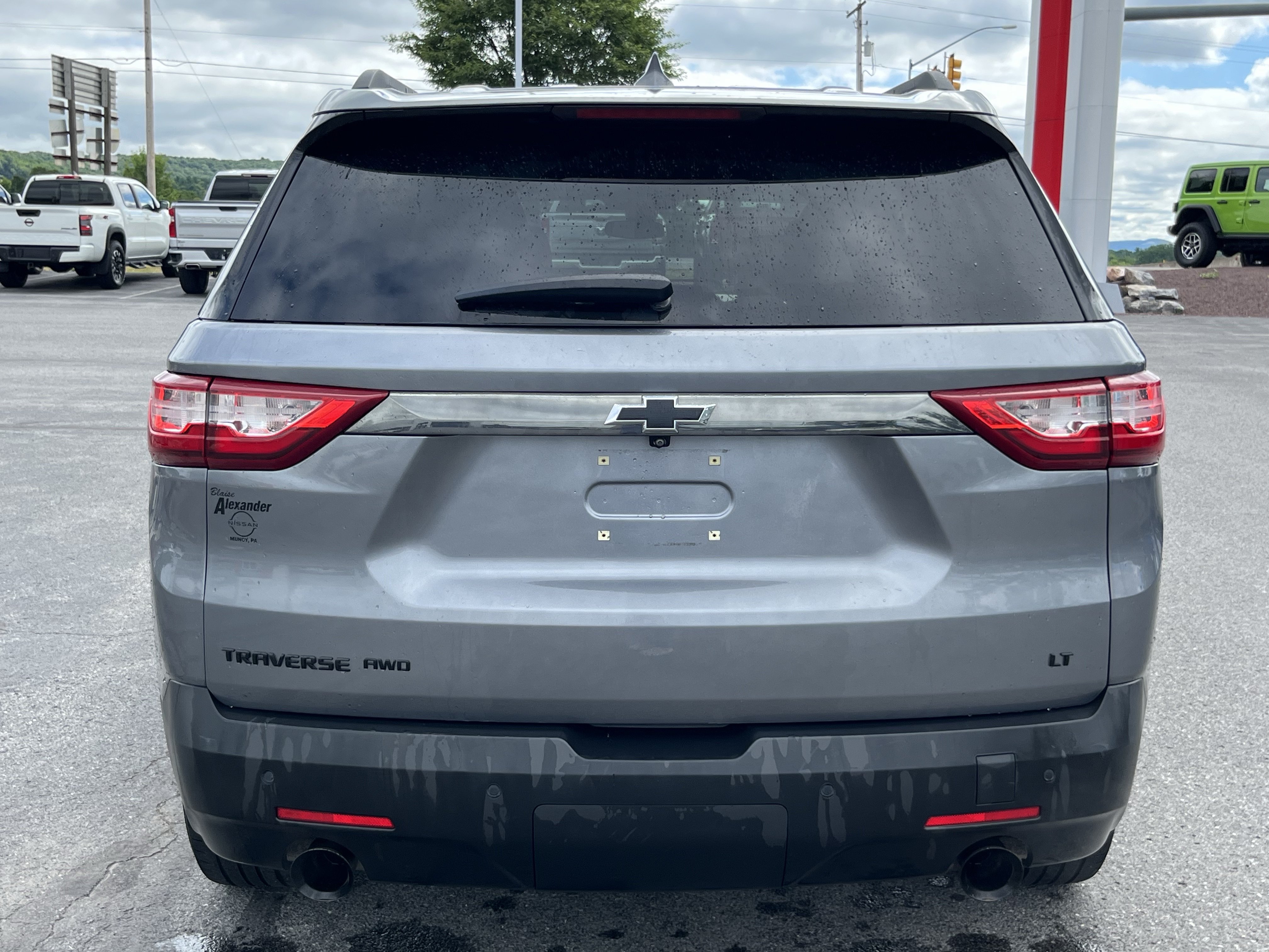 Used 2021 Chevrolet Traverse LT w/ LPO, Blackout Package AWD/4WD image 7