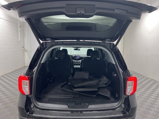 Used 2023 Ford Explorer XLT w/ Equipment Group 202A image 8