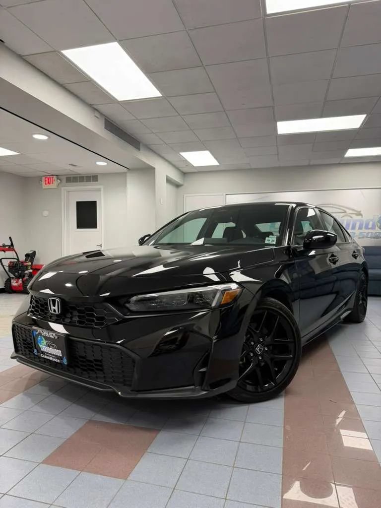 Used 2025 Honda Civic Sport image 3