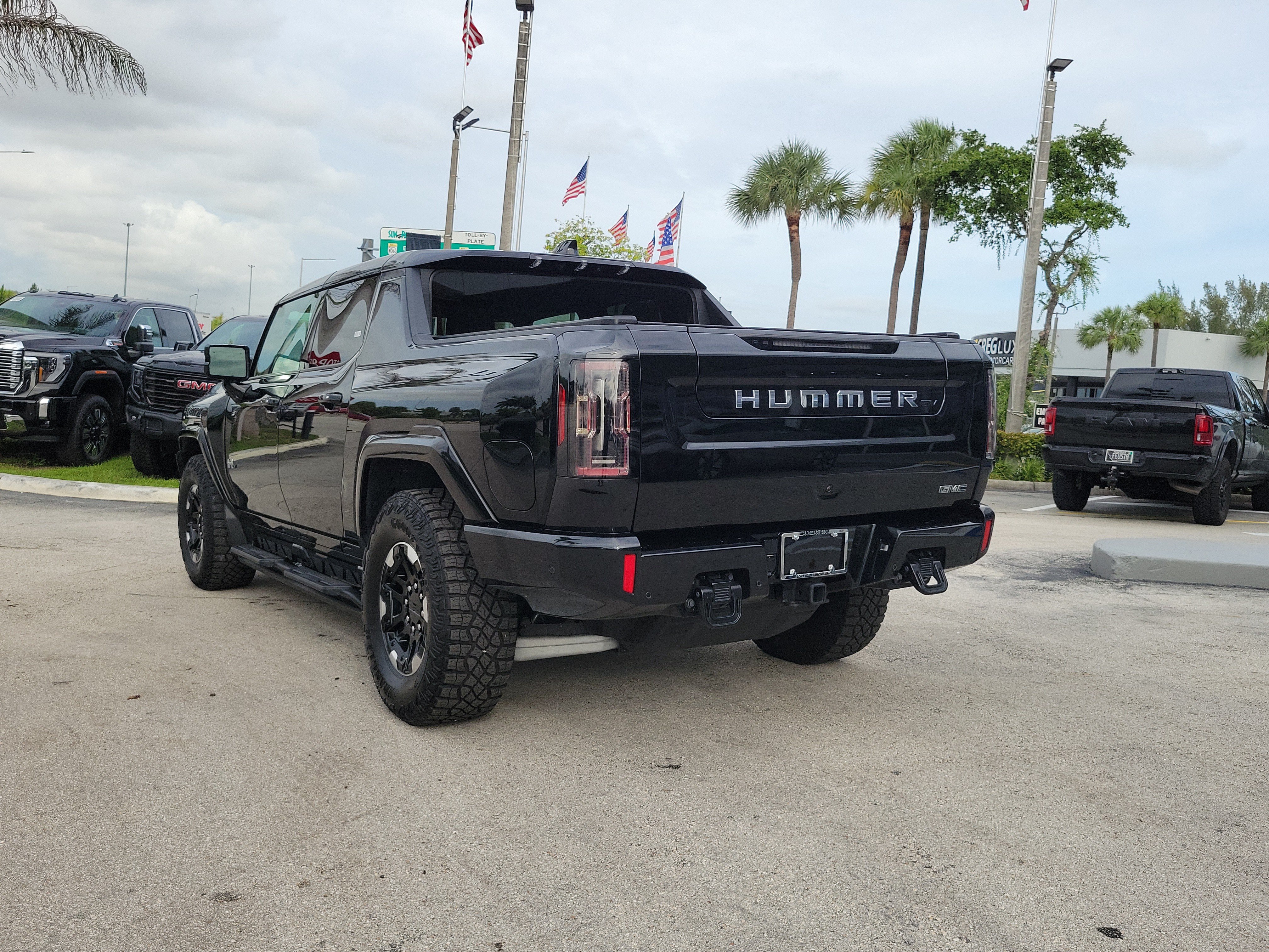Used 2024 GMC Hummer EV 3X w/ Extreme Off-Road Package AWD/4WD image 7
