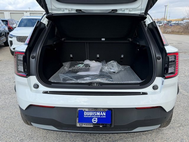 New 2026 Volvo EX30 Cross Country Ultra image 16