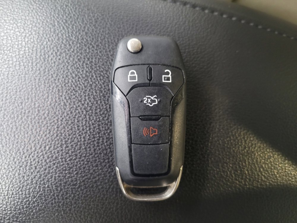 Used 2016 Ford Fusion SE image 32