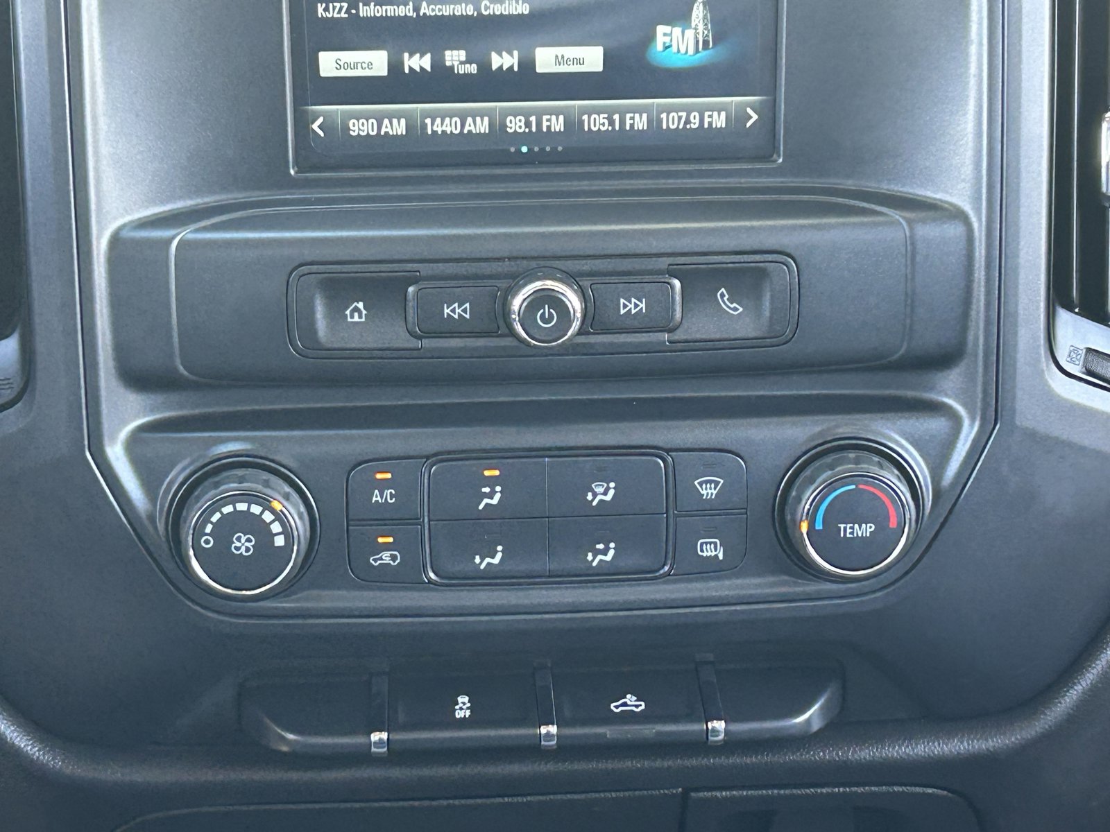 Used 2018 Chevrolet Silverado 1500 Custom RWD image 19