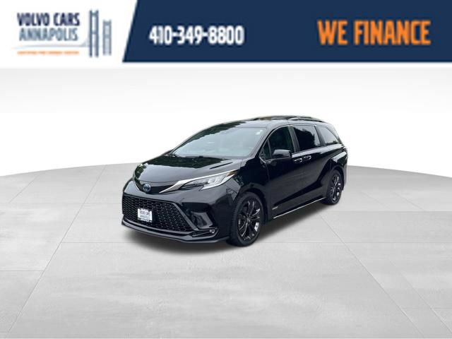 Used 2021 Toyota Sienna XSE w/ XSE Plus Package FWD image 4