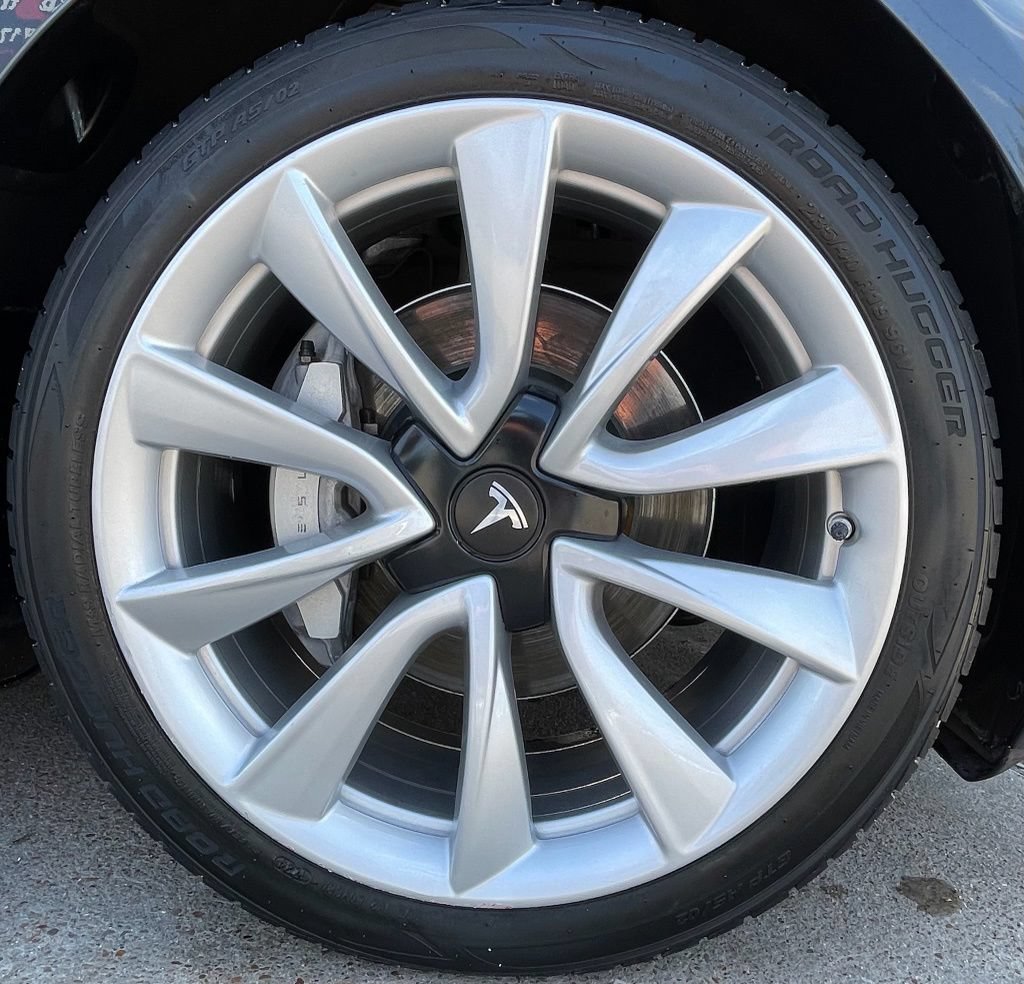 Used 2018 Tesla Model 3 Long Range RWD image 12