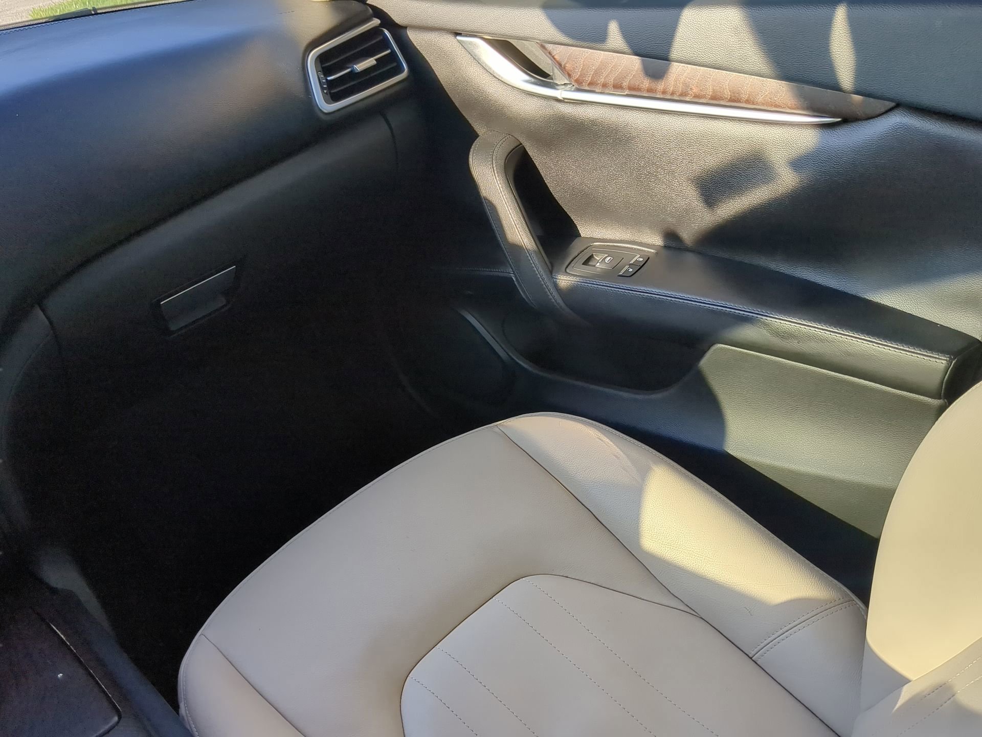 Used 2018 Maserati Ghibli S image 45