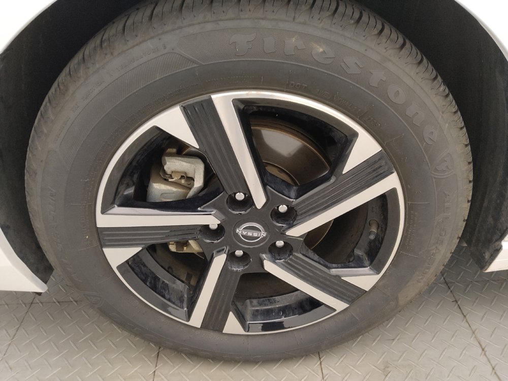 Used 2025 Nissan Sentra SV FWD image 31