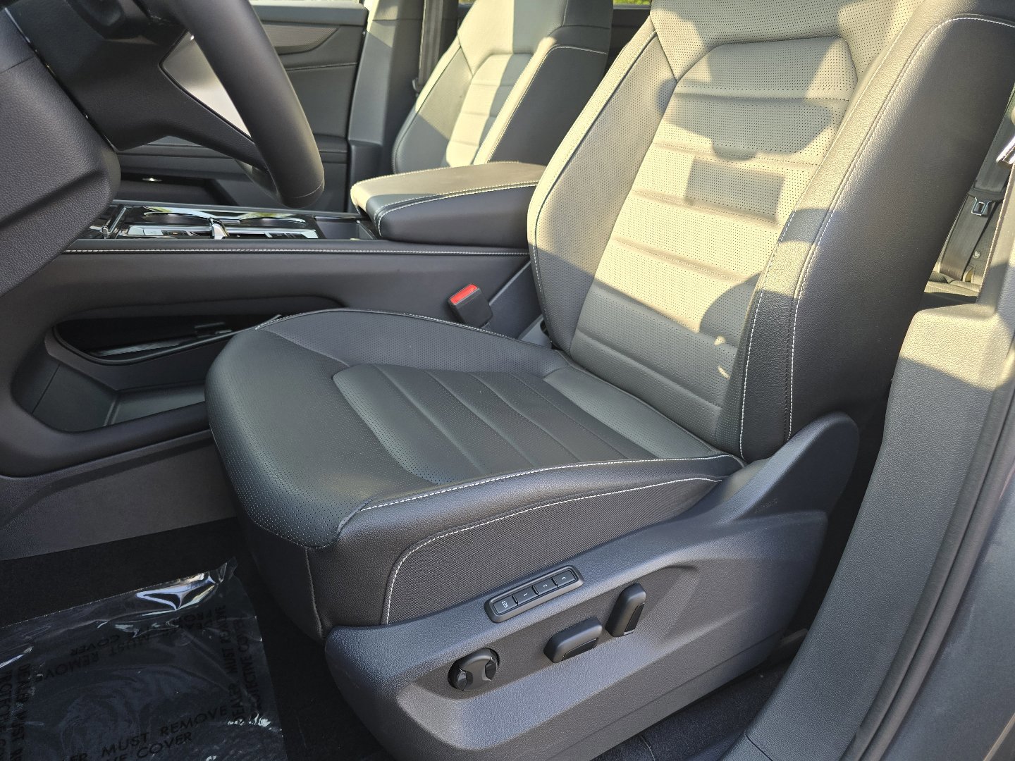 Certified 2025 Volkswagen Atlas Cross Sport SEL R-Line AWD/4WD image 35