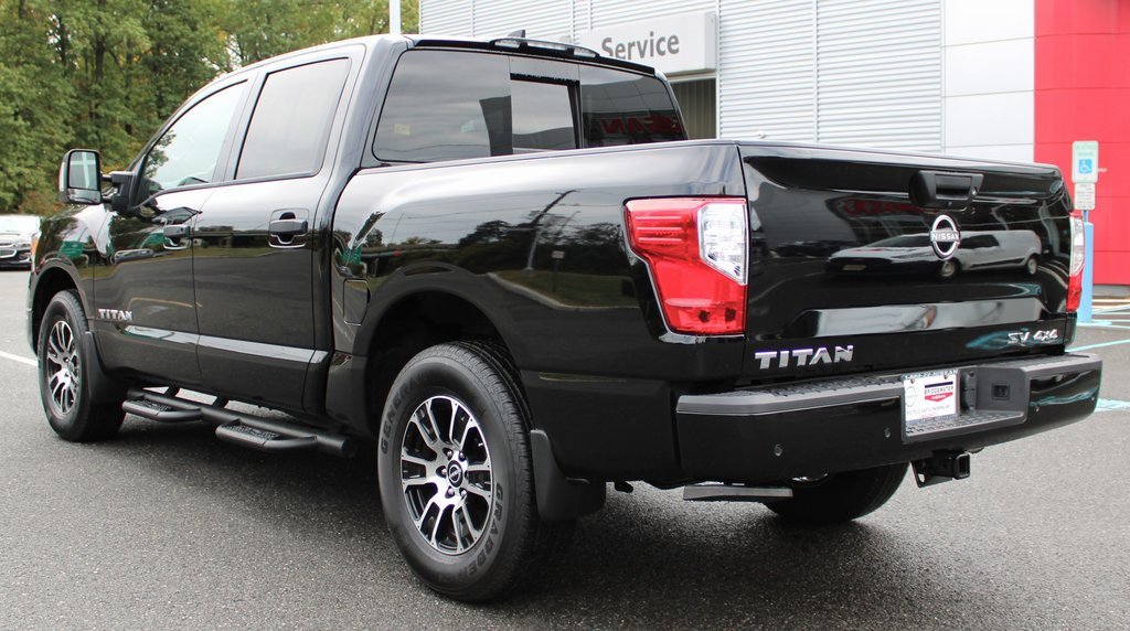 Certified 2024 Nissan Titan SV w/ SV Convenience Package image 8