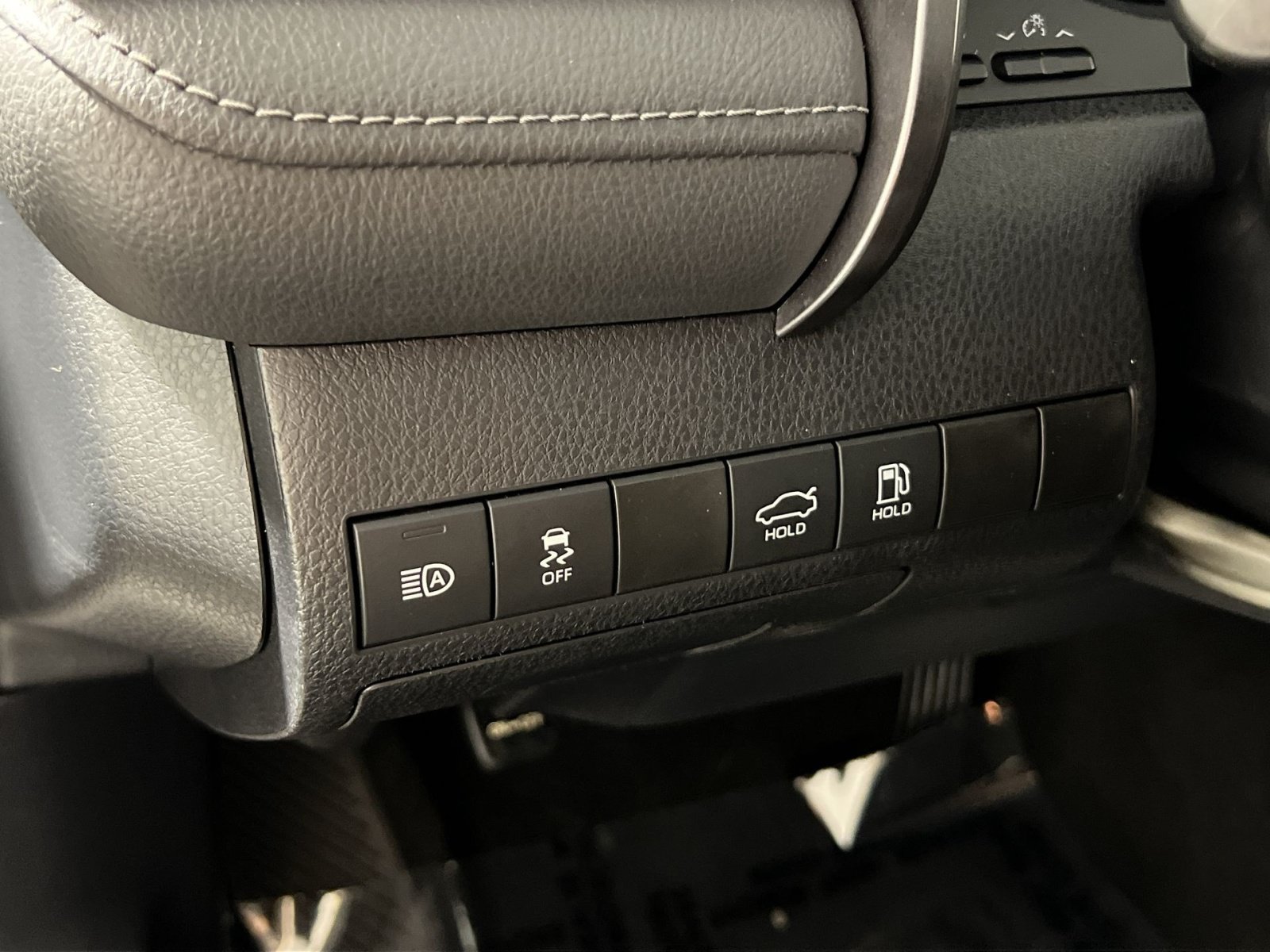 Used 2021 Toyota Camry LE FWD image 31