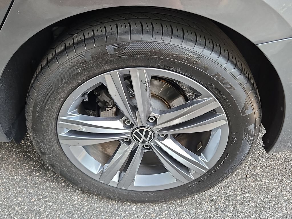 Used 2024 Volkswagen Jetta SE FWD image 30