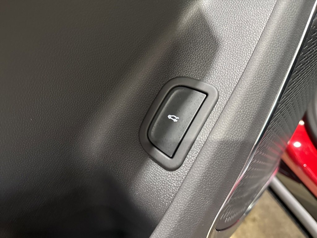 New 2026 Chevrolet Traverse High Country w/ LPO, Floor Liner Package image 24