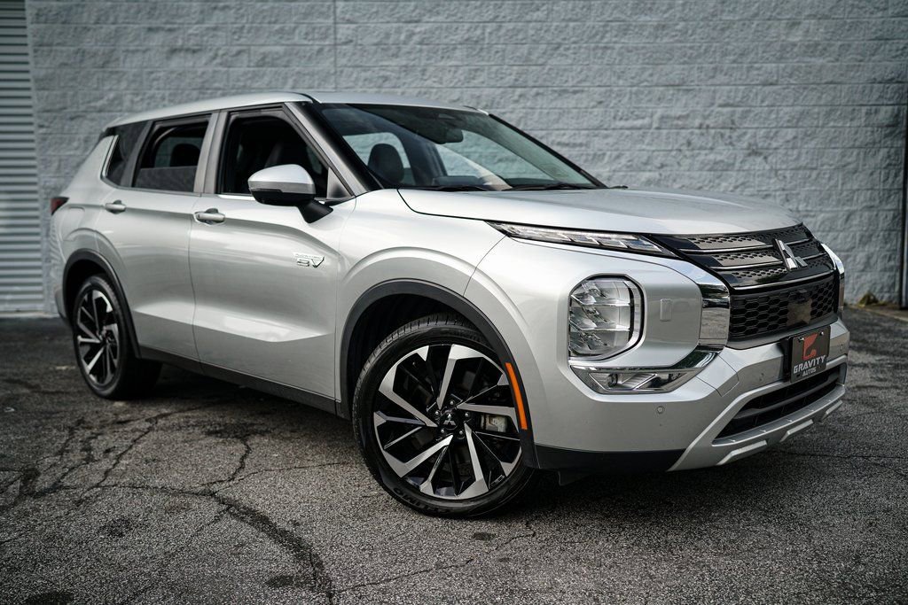 Used 2023 Mitsubishi Outlander LE image 8