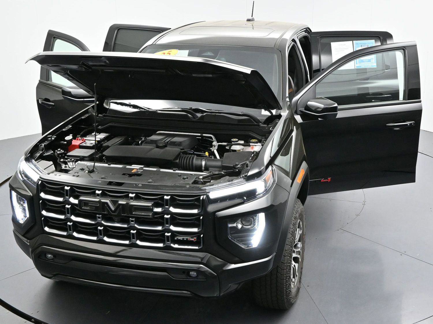 Used 2025 GMC Canyon AT4 w/ Technology Plus Package AWD/4WD image 48