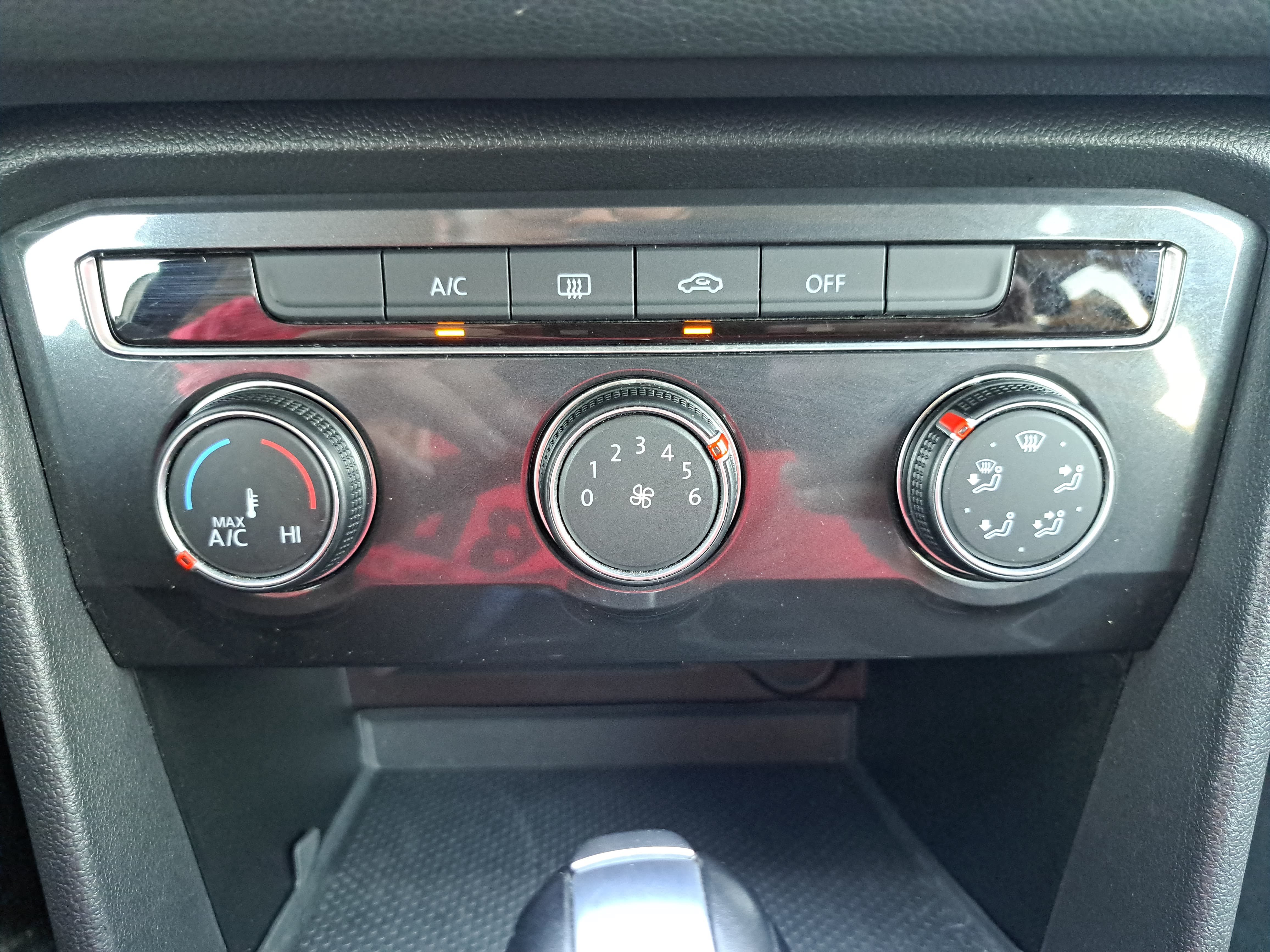 Used 2020 Volkswagen Tiguan S FWD image 21