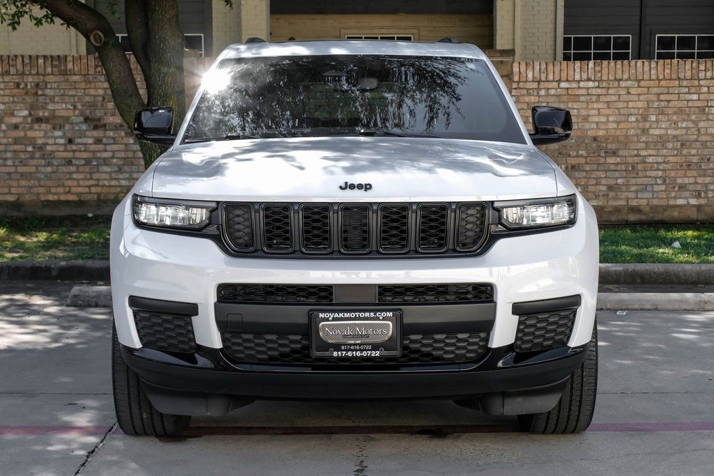 Used 2023 Jeep Grand Cherokee L Laredo image 11