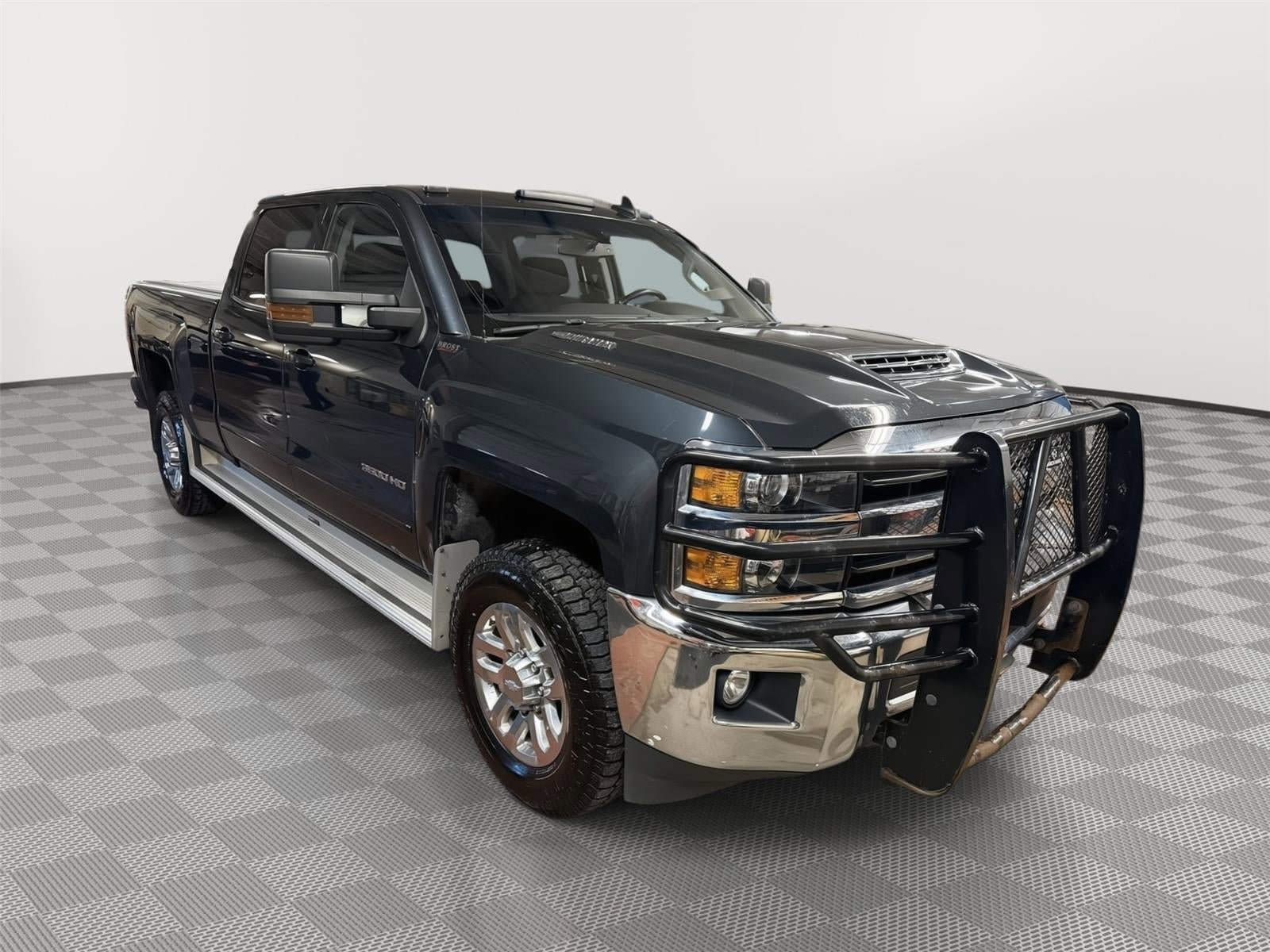 Used 2019 Chevrolet Silverado 3500 LT w/ LT Convenience Package AWD/4WD image 3