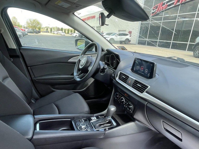 Used 2018 MAZDA MAZDA3 Sport FWD image 5